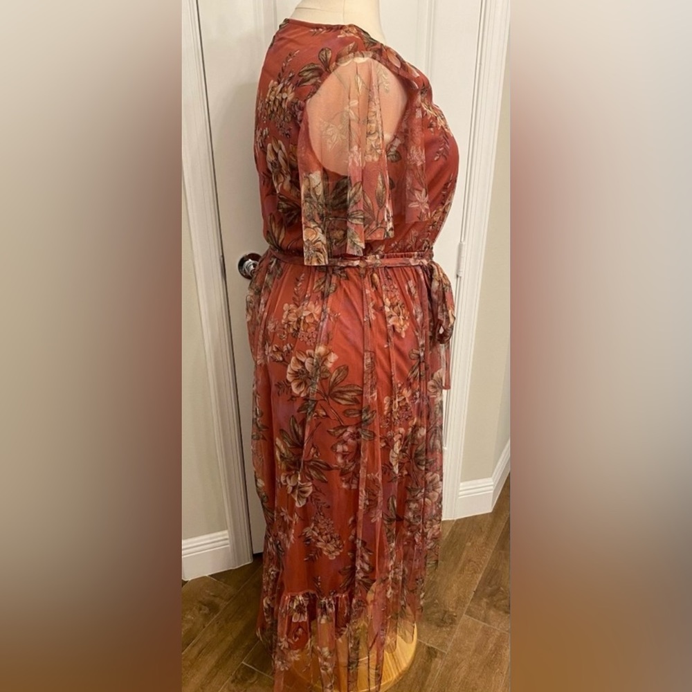 Plus Dress ❤️ - Picture 4 of 5